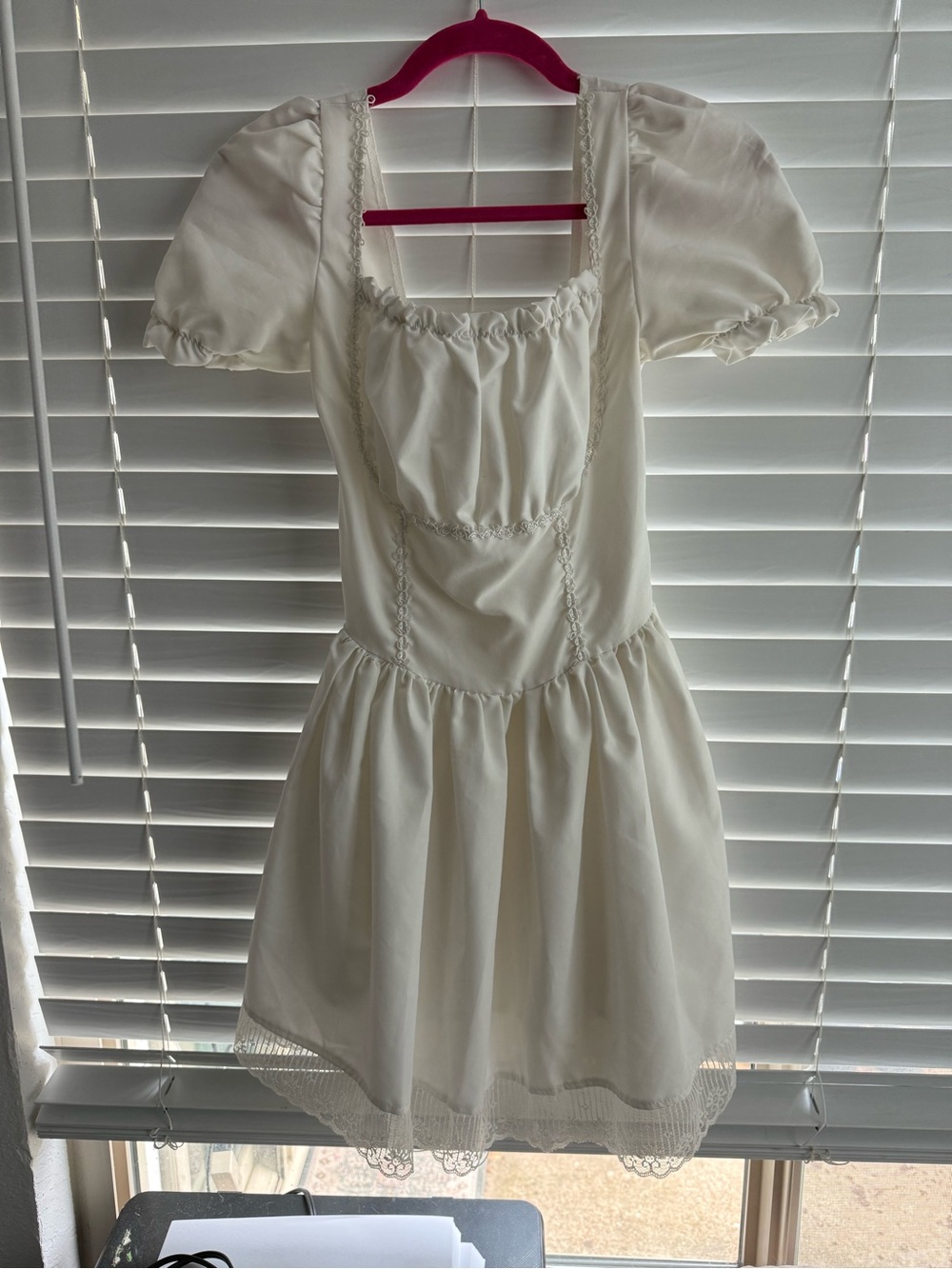 White Puff Sleeve Square Neck Dress Elastic xs/small brand new ,short